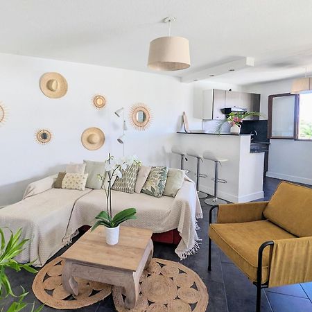 Appartement Cap Saint Gilles - T3 Vue Sur Le Port Extérieur photo