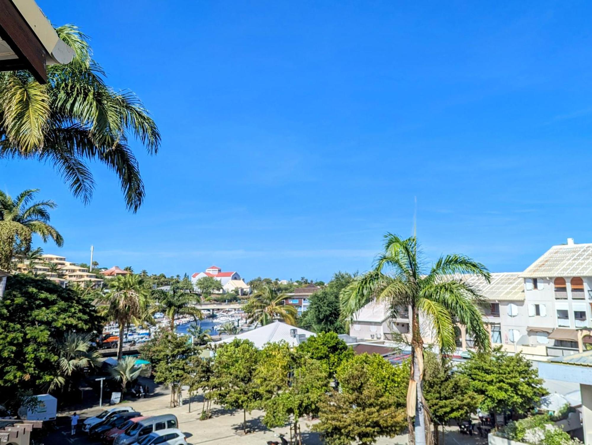 Appartement Cap Saint Gilles - T3 Vue Sur Le Port Extérieur photo